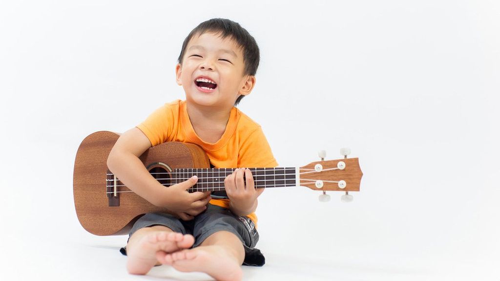 Anak Belajar Alat Musik