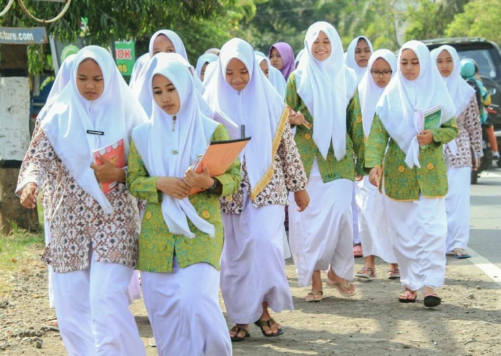 program beasiswa santri berprestasi