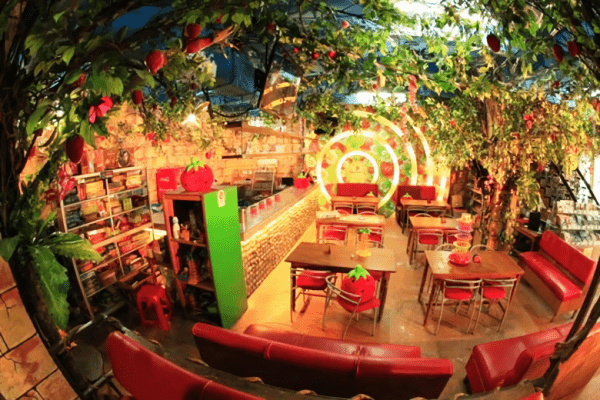Tempat Berbuka - Strawberry Cafe