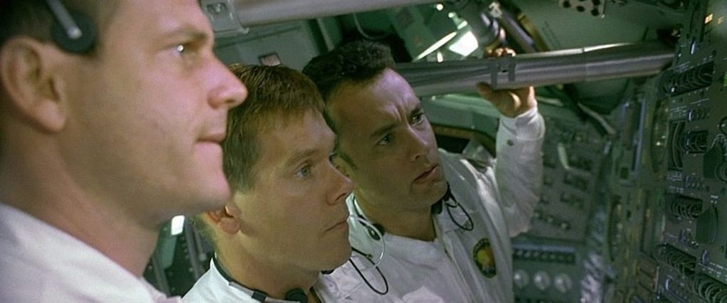 luar angkasa - Cuplikan ketika Jack, Fred, dan Jim menganalisi masalah di pesawat