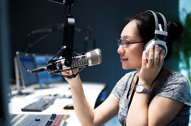 Ilmu komunikasi sebagai Penyiar radio 
